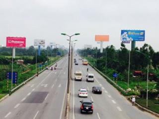 Hà Nội quyết liệt dỡ biển quảng cáo vi phạm