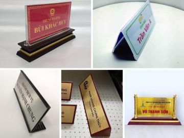 Phân loại biển chức danh để bàn theo chất liệu và thiết kế
