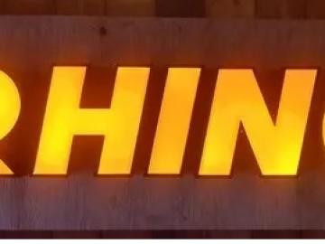 Thi công và sản xuất chữ nổi phản quang chuyên nghiệp tại Hà Nội