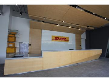Thiết kế biển hiệu cho quầy lễ tân, logo công ty