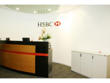 Thiết kế biển hiệu cho quầy lễ tân, logo công ty