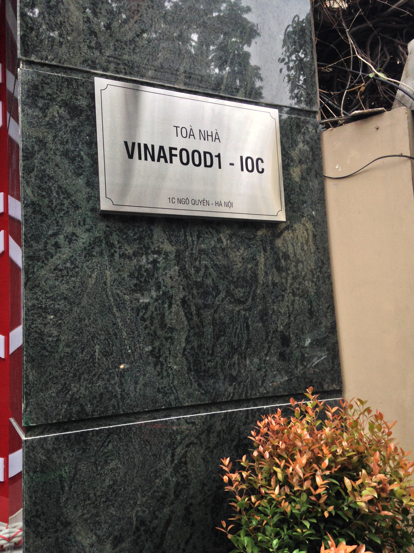 Biển tòa nhà Vinafood1 sử dụng công nghệ inox ăn mòn