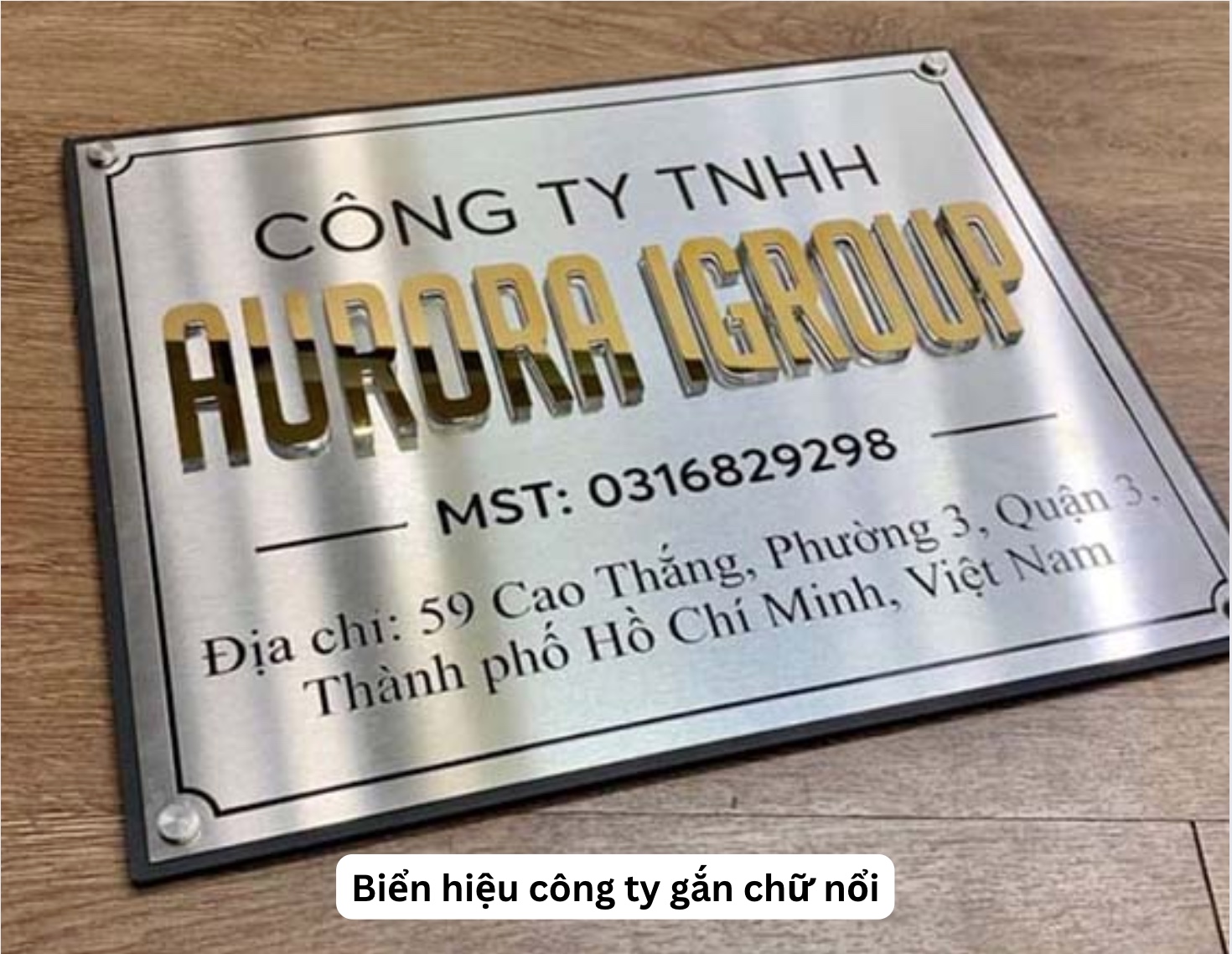 Biển hiệu công ty gắn chữ nổi